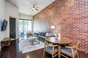 Rose at the Millennium - Stylish 1 BR in Houston